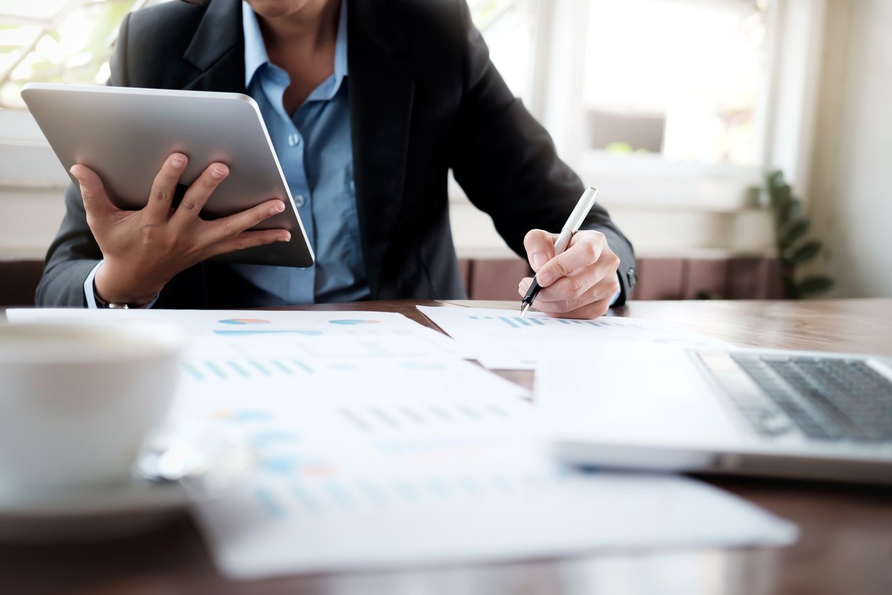 business-analysis-planing-solution-objective-strategy-concept_Easy-Resize.com